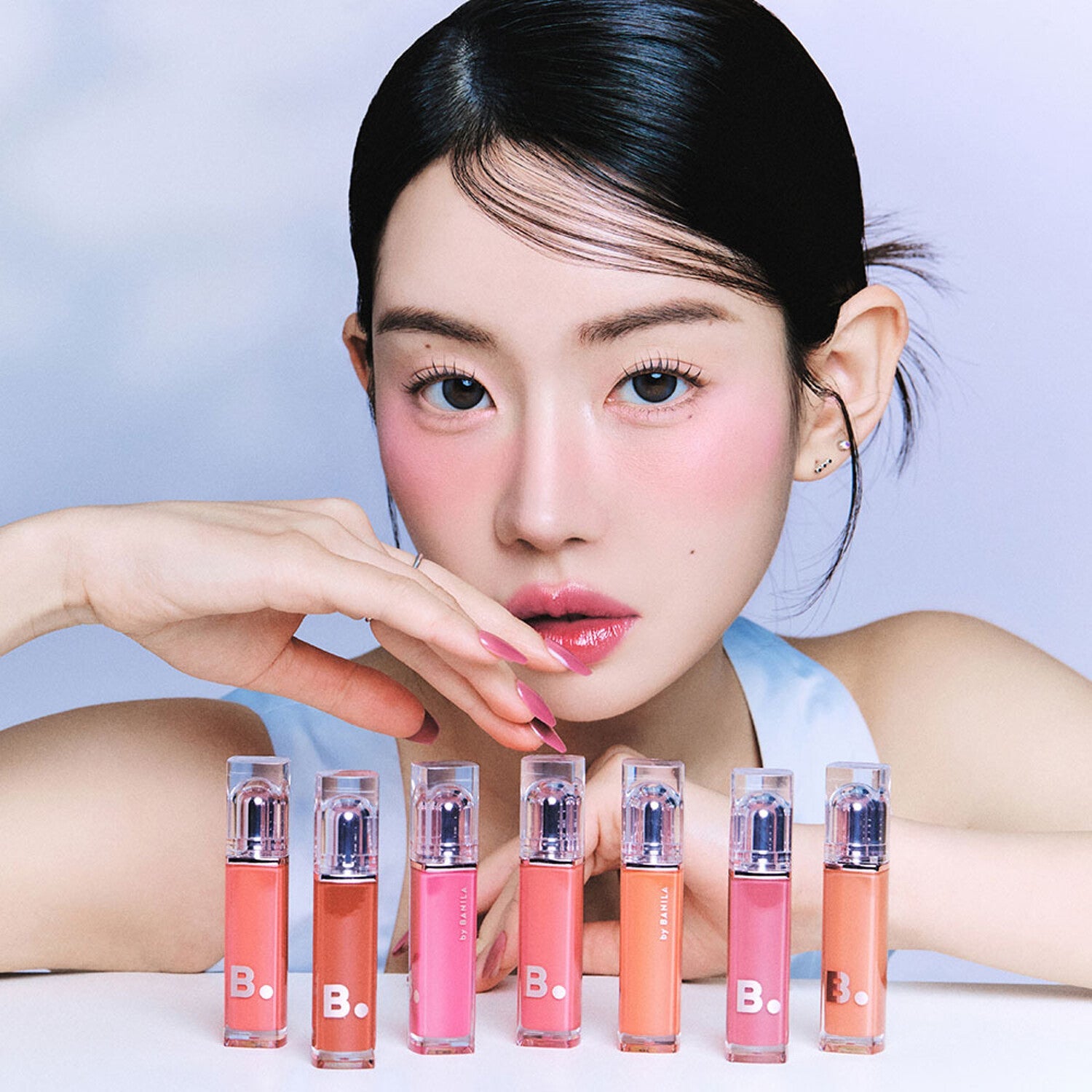 BANILA CO Dew Glow Tint 3.8g: A creamy lip tint designed for a dewy finish, perfect for a fresh and youthful appearance.