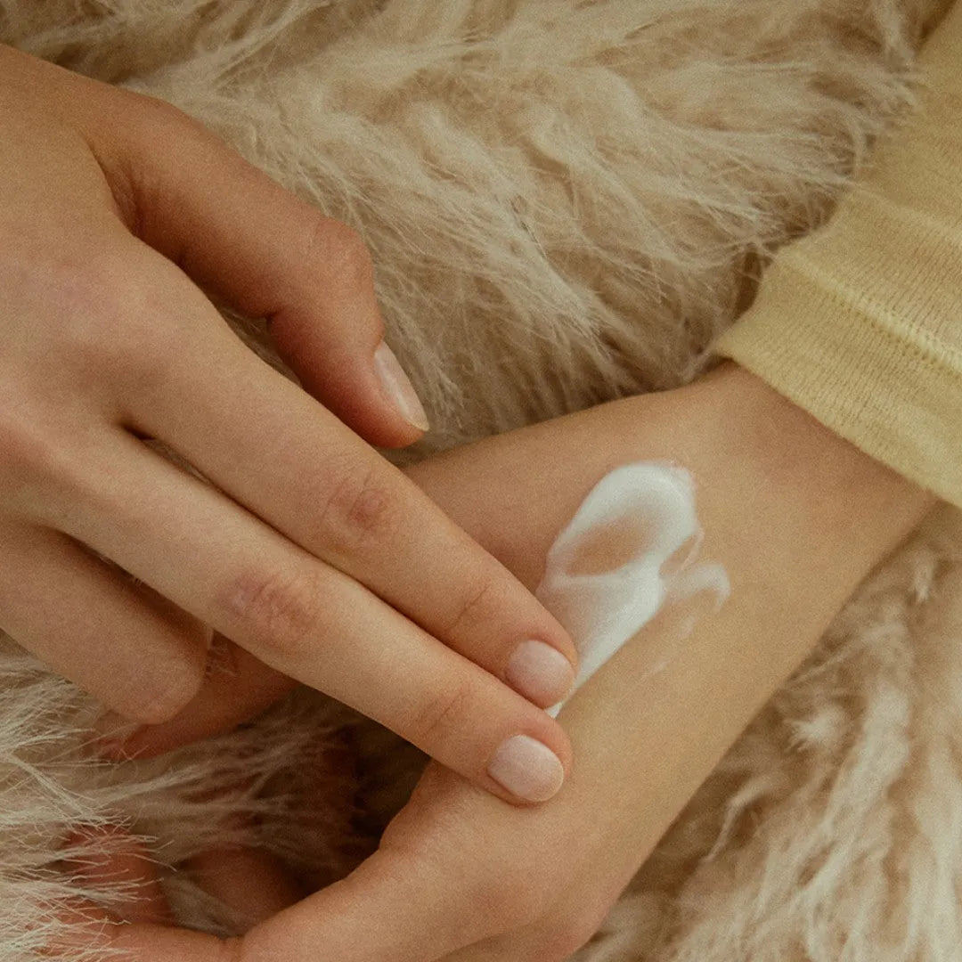 Perfume Essence Hand Lotion - Bombshell - MOQ 20