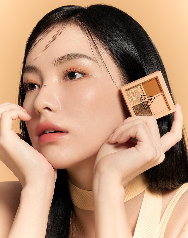 3CE MINI MULTI EYE COLOR PALETTE #ALMOND FUDGE