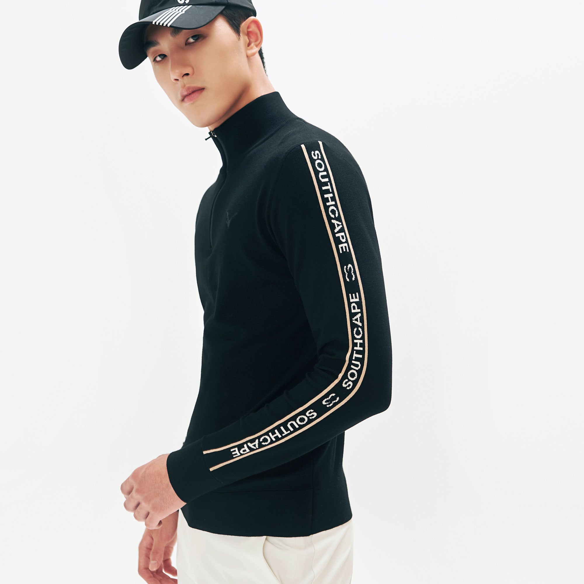 Men's Sleeve Logo Half Zip Up Knit - Black