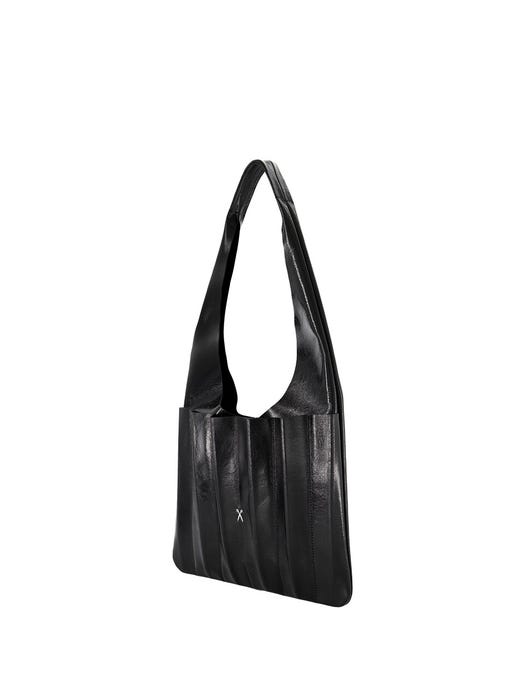 Lucky Pleats Shoulder Bag - Glossy Black