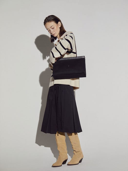 Diana Canvas Shoulder Bag Medium - Black