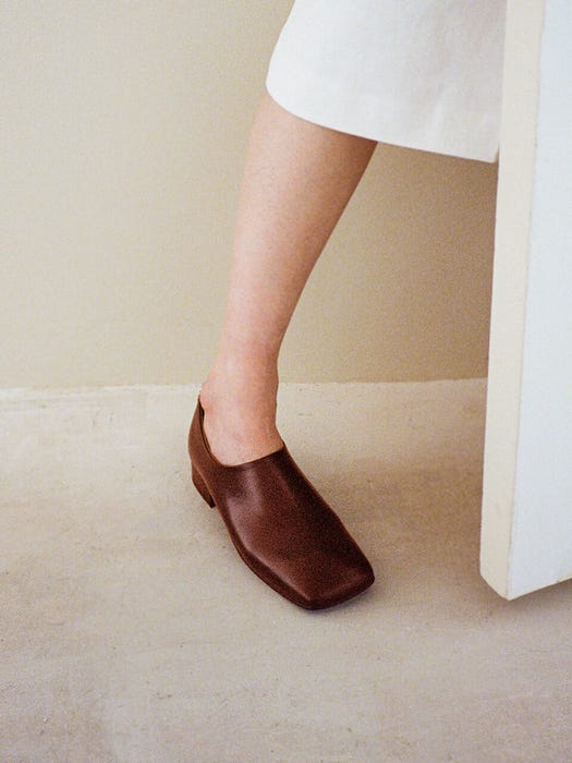 Back Zip Flat Shoes - Brown